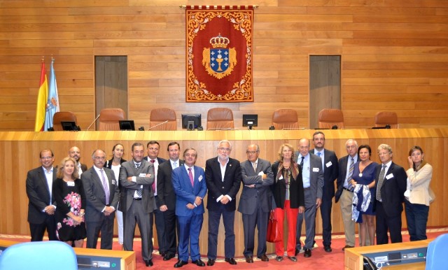 Unha delegación do Círculo de Empresarios de Galicia visita o Parlamento